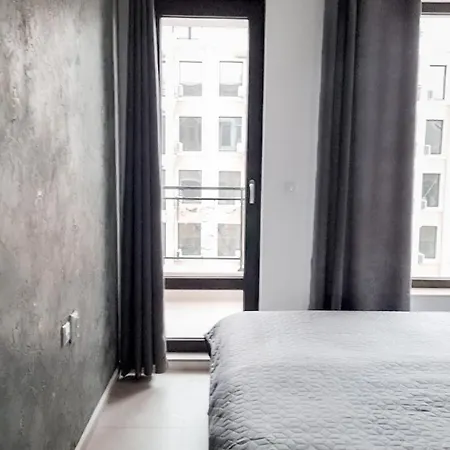 Luxus Apartament Mit Pool 150 M Zum In